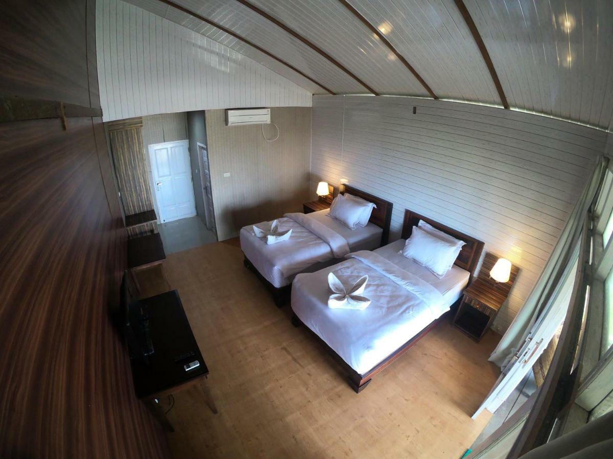 Baturundung Surf Resort Naibos Exterior photo